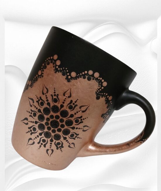 Handbemalte Keramiktasse - Kupfer & Schwarz mit Mandala ( Modell : Nyra)