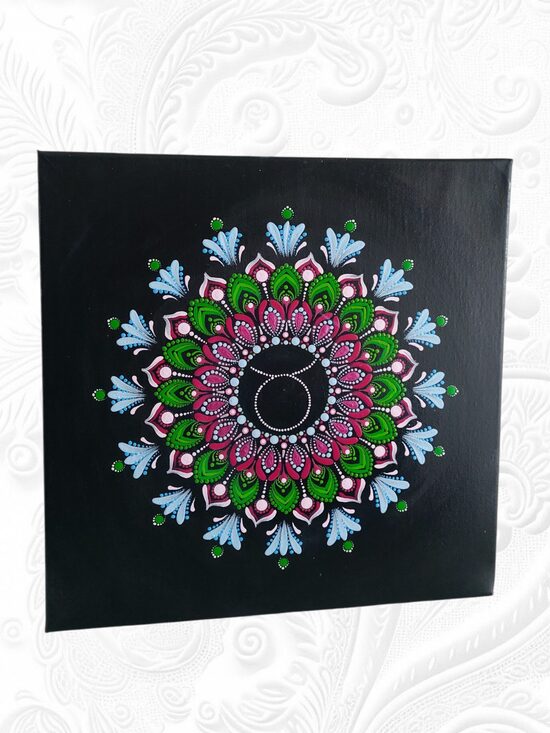 Handmade Mandala für Stier - Sinnlichkeit in Blüte