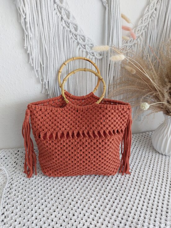Handmade Makramee- Tasche "Terracotta" mit Bambus-Griffen - handgemacht & rustikal - elegant