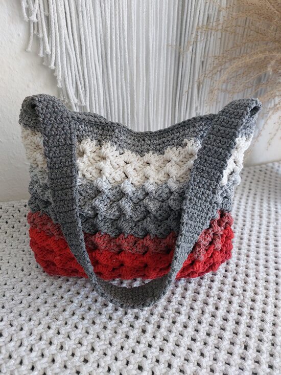 Häkeltasche "Feuer & Stein" - handgemacht im Farbverlauf