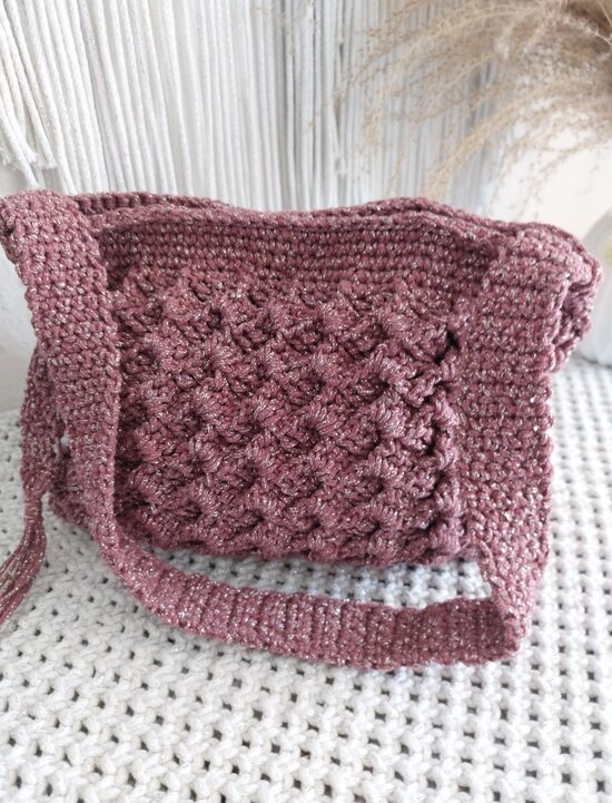 Glitzernde Häkeltasche " Rose Nuit" - handgemacht, mit Quaste