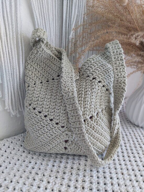 Häkeltasche " Sandtraum" - handgefertigte Schultertasche in Beige