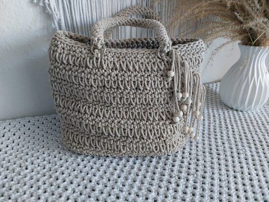 Häkeltasche "Natural Elegance"-beige mit Holzperlen